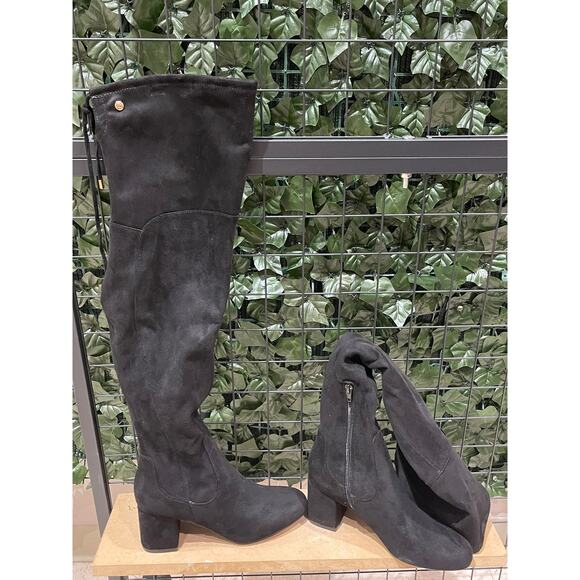 NWT! Liz Claiborne Yannie Over the Knee Boots Size: 6.5 - Picture 2 of 3